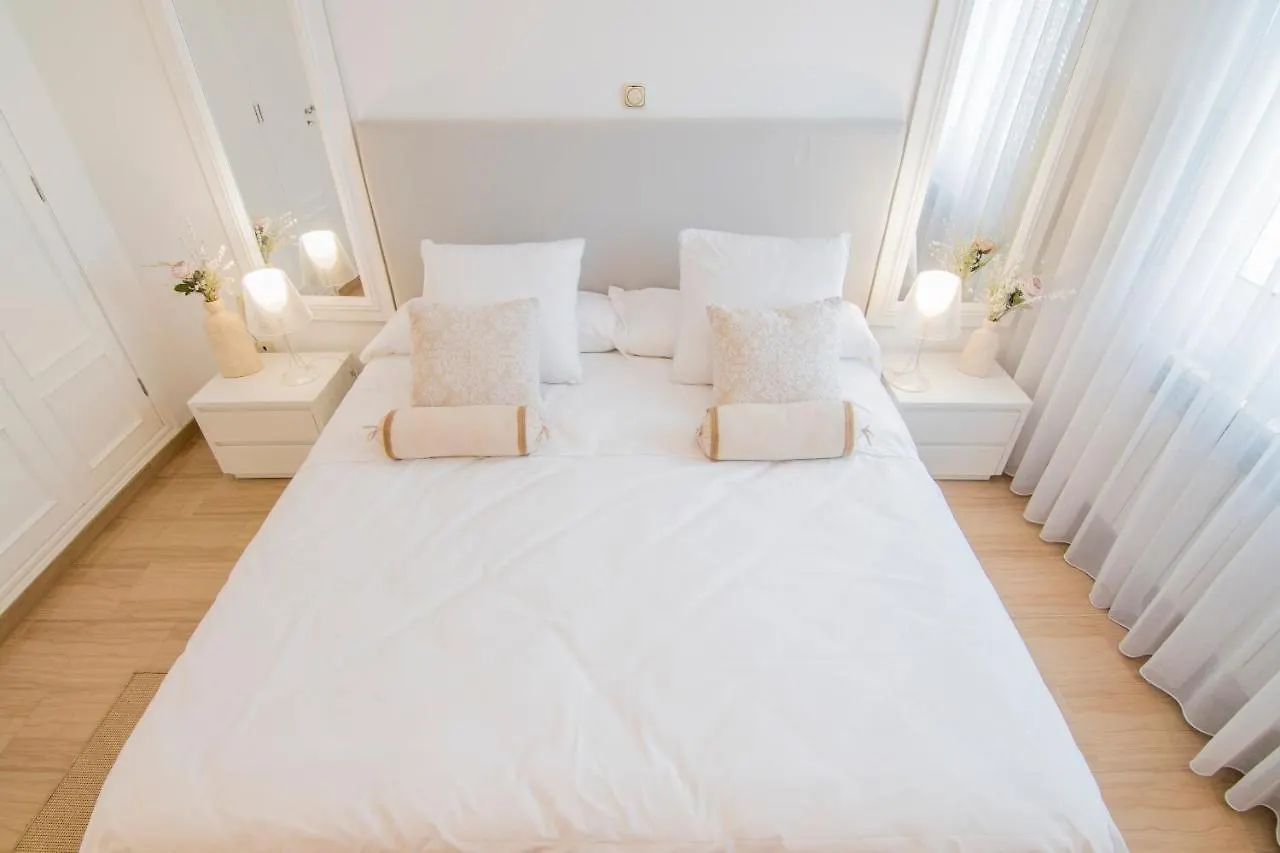 Apartamento En Zona Centro De Granada Spain
